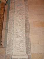 Lyon, Abbaye d'Ainay, Choeur, Sculpture, Scene de chasse (1)